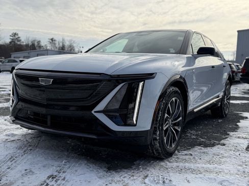 New 2026 Cadillac Lyriq Premium Sport image 9