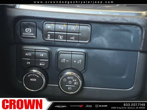 Used 2026 Chevrolet Suburban RST AWD/4WD image 32