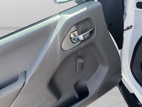 Used 2019 Nissan Frontier S image 9