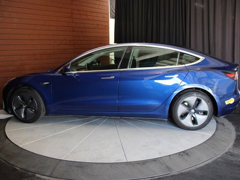 Used 2020 Tesla Model 3 Standard Range Plus image 8