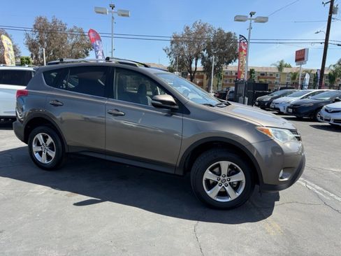 Used 2015 Toyota RAV4 XLE FWD image 2