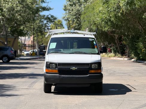 Used 2015 Chevrolet Express 2500 RWD image 7