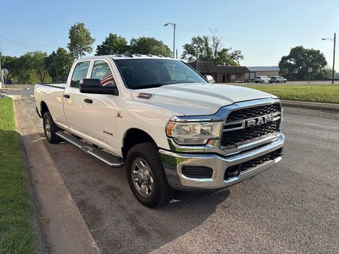 Used 2022 RAM 2500 Tradesman w/ Chrome Appearance Group image 8