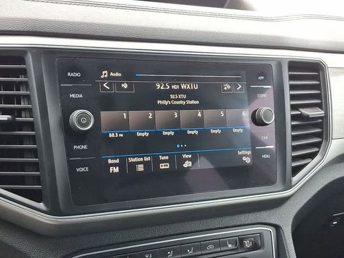 Used 2019 Volkswagen Atlas SE w/ Towing Package image 14