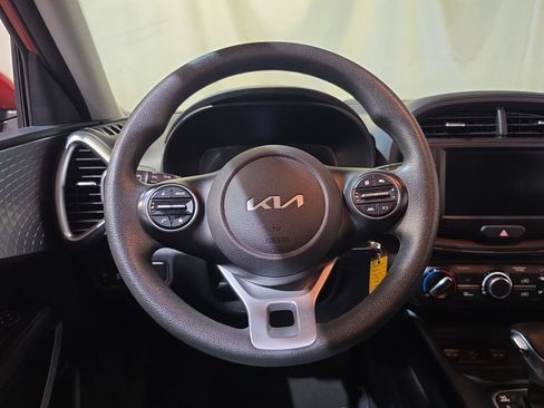 Used 2024 Kia Soul LX w/ Option Group 015 FWD image 11