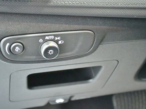 Used 2025 Chevrolet TrailBlazer LT FWD image 16