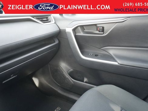 Used 2022 Toyota RAV4 LE image 30