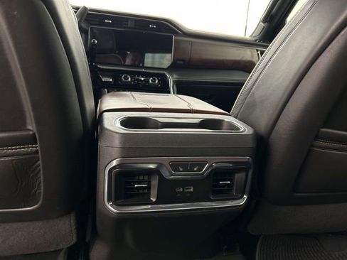 Used 2024 GMC Sierra 3500 Denali Ultimate image 27