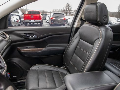 Used 2022 GMC Acadia Denali w/ GMC Pro Grade Package image 13