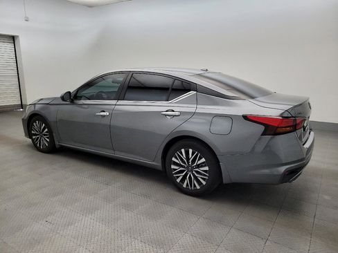 Used 2023 Nissan Altima 2.5 SV w/ SV Premium Package FWD image 3