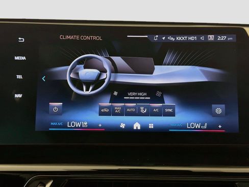 Used 2025 BMW X2 xDrive28i w/ Technology Package AWD/4WD image 14