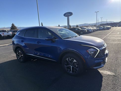 Used 2023 Kia Sportage EX image 4