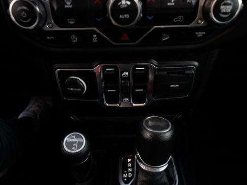 Used 2020 Jeep Wrangler Unlimited Sport S image 19