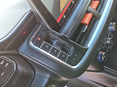 Used 2021 GMC Yukon XL AT4 w/ LPO, Illumination Package image 17