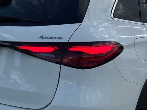 Used 2025 Mercedes-Benz GLC 300 4MATIC image 15