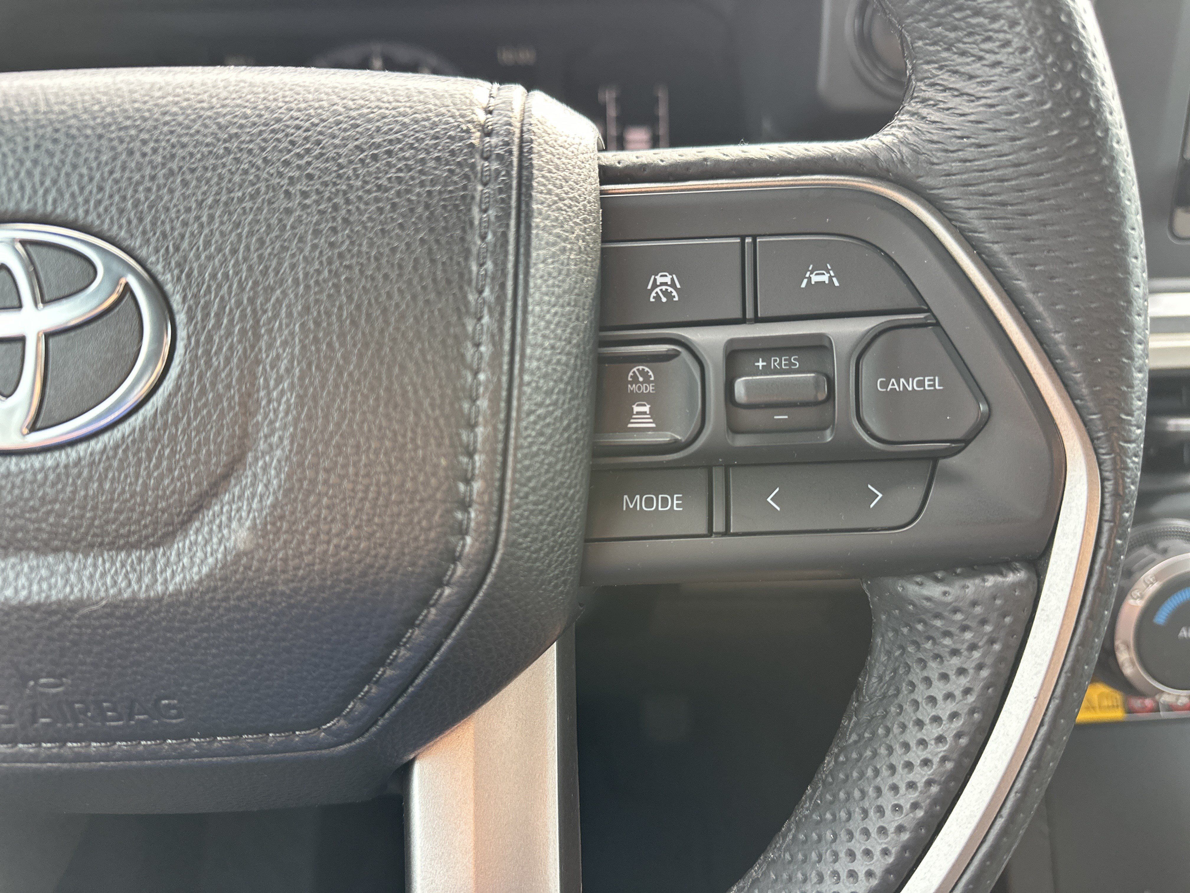 Used 2024 Toyota Tacoma SR5 w/ SR5 Upgrade Package AWD/4WD image 18