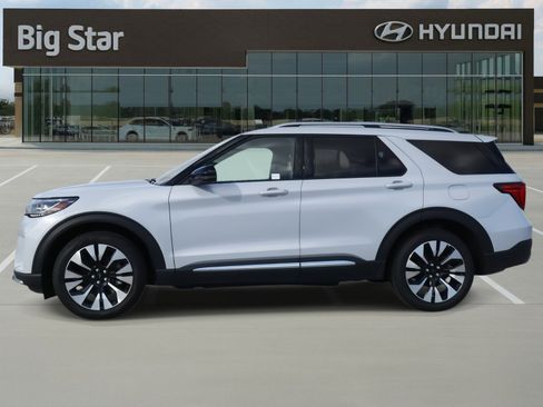 Used 2025 Ford Explorer Platinum w/ LUX Leather Package image 2