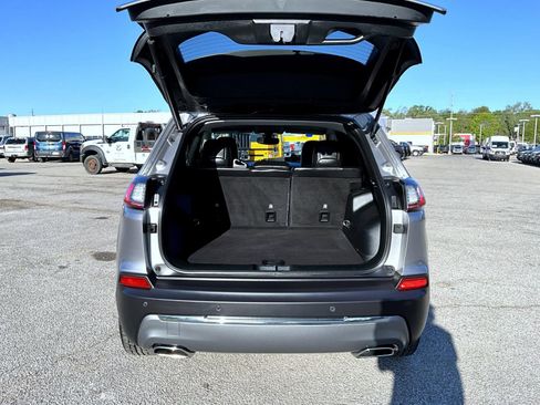 Used 2019 Jeep Cherokee Limited AWD/4WD image 9