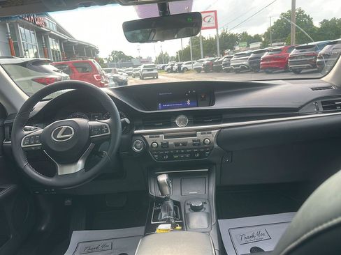 Used 2016 Lexus ES 350 w/ Accessory Package FWD image 12
