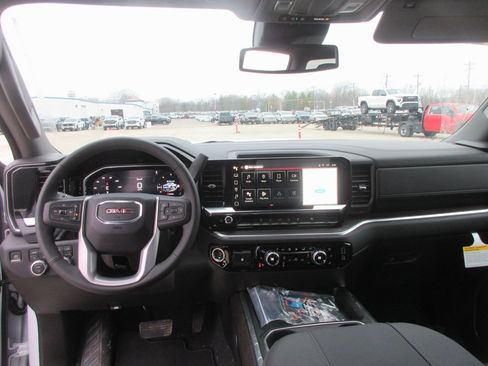 New 2026 GMC Sierra 3500 SLT w/ SLT Convenience Package image 16