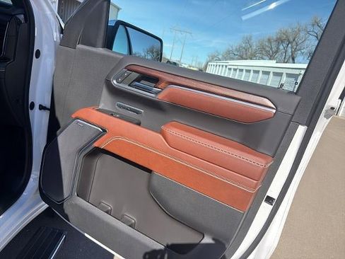Used 2023 GMC Sierra 1500 Denali Ultimate image 16
