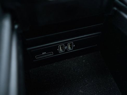 Used 2019 Mercedes-Benz E 450 4MATIC Sedan image 35