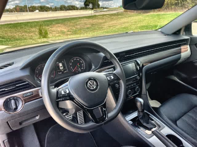 Used 2022 Volkswagen Passat 2.0T FWD image 15