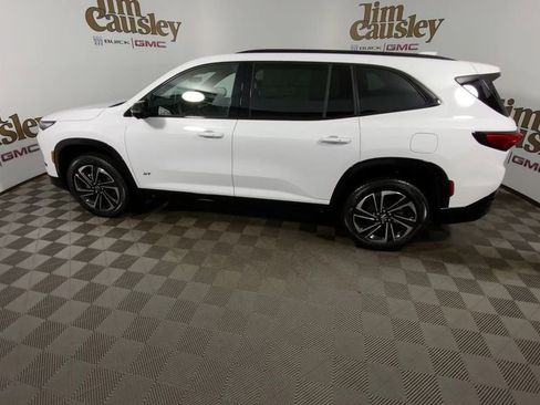 Used 2026 Buick Enclave Sport Touring w/ Power Package FWD image 5