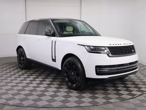 Used 2024 Land Rover Range Rover Autobiography image 3