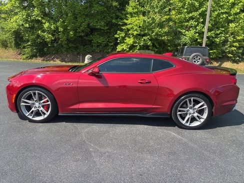 Used 2021 Chevrolet Camaro LT w/ Technology Package RWD image 8