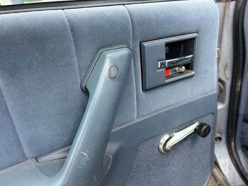 Used 1996 Oldsmobile Cutlass Ciera SL FWD image 17
