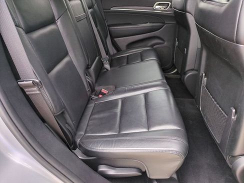Used 2019 Jeep Grand Cherokee Limited AWD/4WD image 17