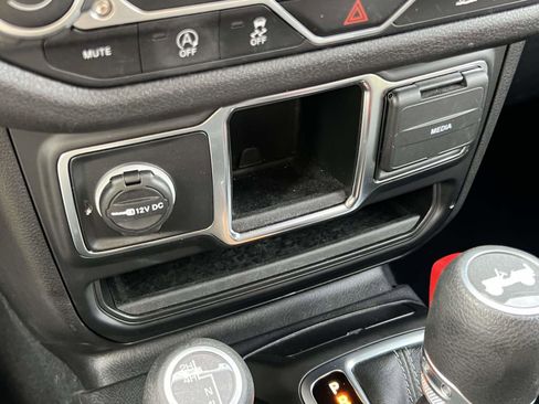 Used 2024 Jeep Wrangler Sport image 14