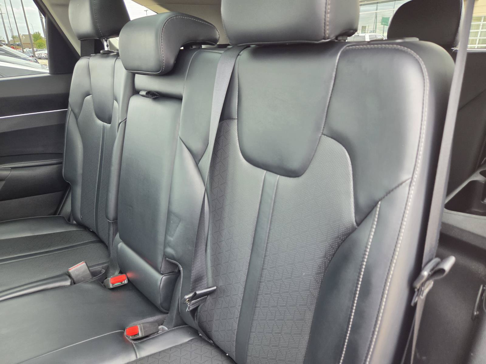 Used 2021 Kia Sorento S w/ Panoramic Sunroof Package FWD image 13