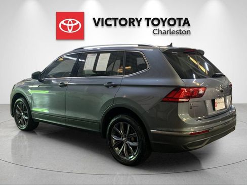 Used 2022 Volkswagen Tiguan SE AWD/4WD image 3