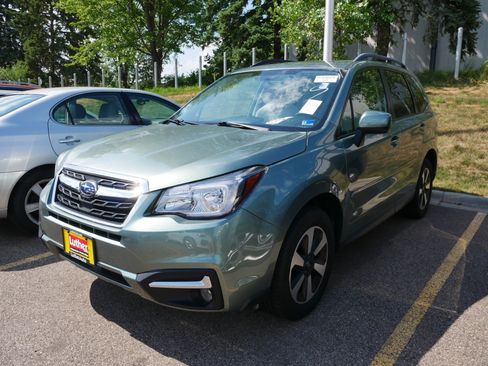 Used 2018 Subaru Forester 2.5i Premium AWD/4WD image 3
