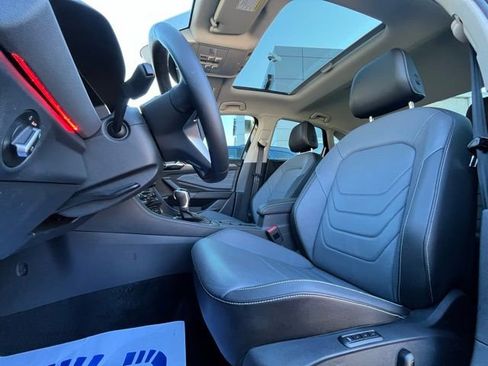 Certified 2025 Volkswagen Jetta SEL image 29