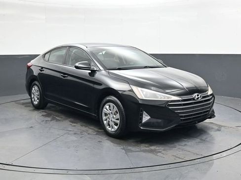 Used 2019 Hyundai Elantra SE image 2
