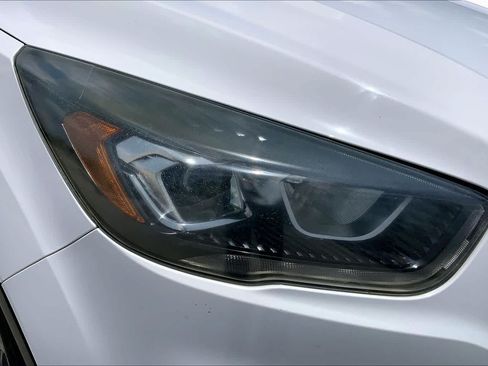 Used 2017 Ford Escape SE w/ SE Sport Appearance Package FWD image 27