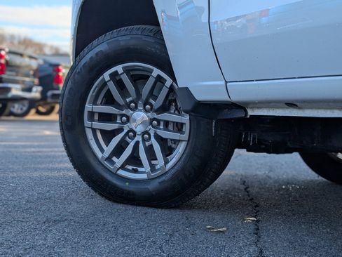 Used 2023 Chevrolet Colorado LT w/ LT Convenience Package image 6