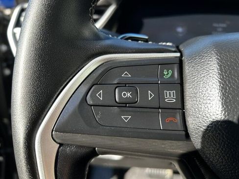 Used 2025 Jeep Grand Cherokee Altitude image 14