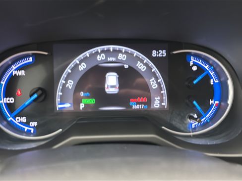 Used 2024 Toyota RAV4 LE AWD/4WD image 15