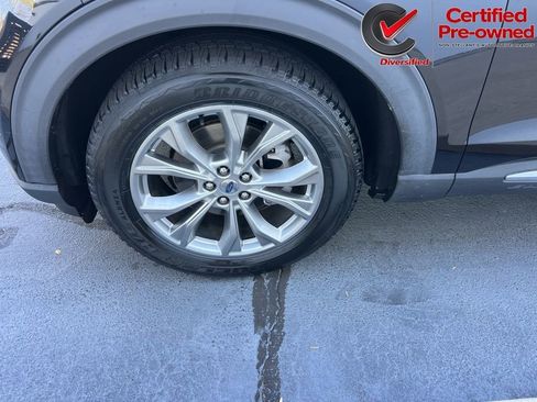 Used 2020 Ford Explorer XLT w/ Equipment Group 202A RWD image 16