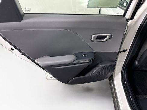 Used 2025 Kia K4 LXS image 26