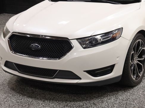 Used 2013 Ford Taurus SHO image 13