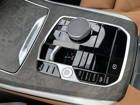 Used 2026 BMW X5 xDrive40i w/ Climate Comfort Package image 24