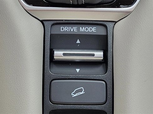 Used 2025 Honda HR-V EX-L image 31