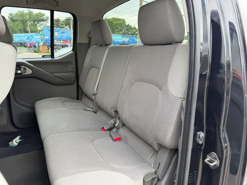 Used 2009 Nissan Frontier SE w/ SE Value Truck Pkg RWD image 15