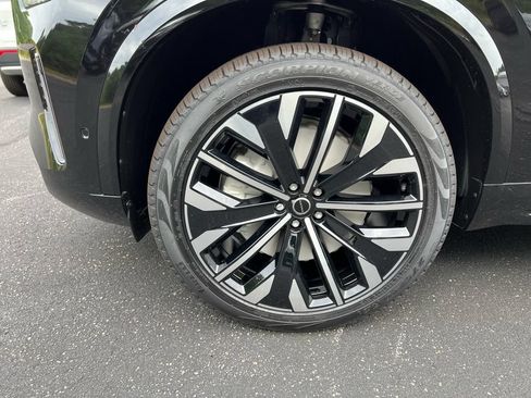 New 2026 Volvo XC90 B6 Plus w/ Protection Package Premier AWD/4WD image 9
