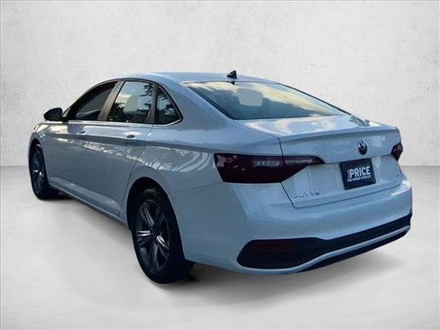 Used 2024 Volkswagen Jetta SE FWD image 8